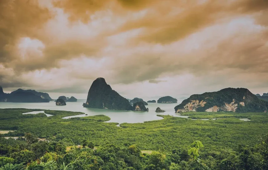 Phang Nga Bay Relaxing Sunset Cruise with Lunch and Dinner